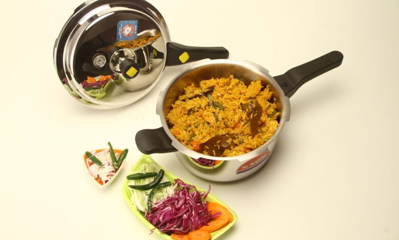 which pressure cooker size for family of 4 in india