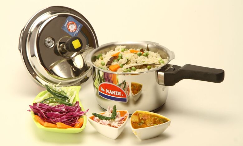 inner lid vs outer lid pressure cooker which is better